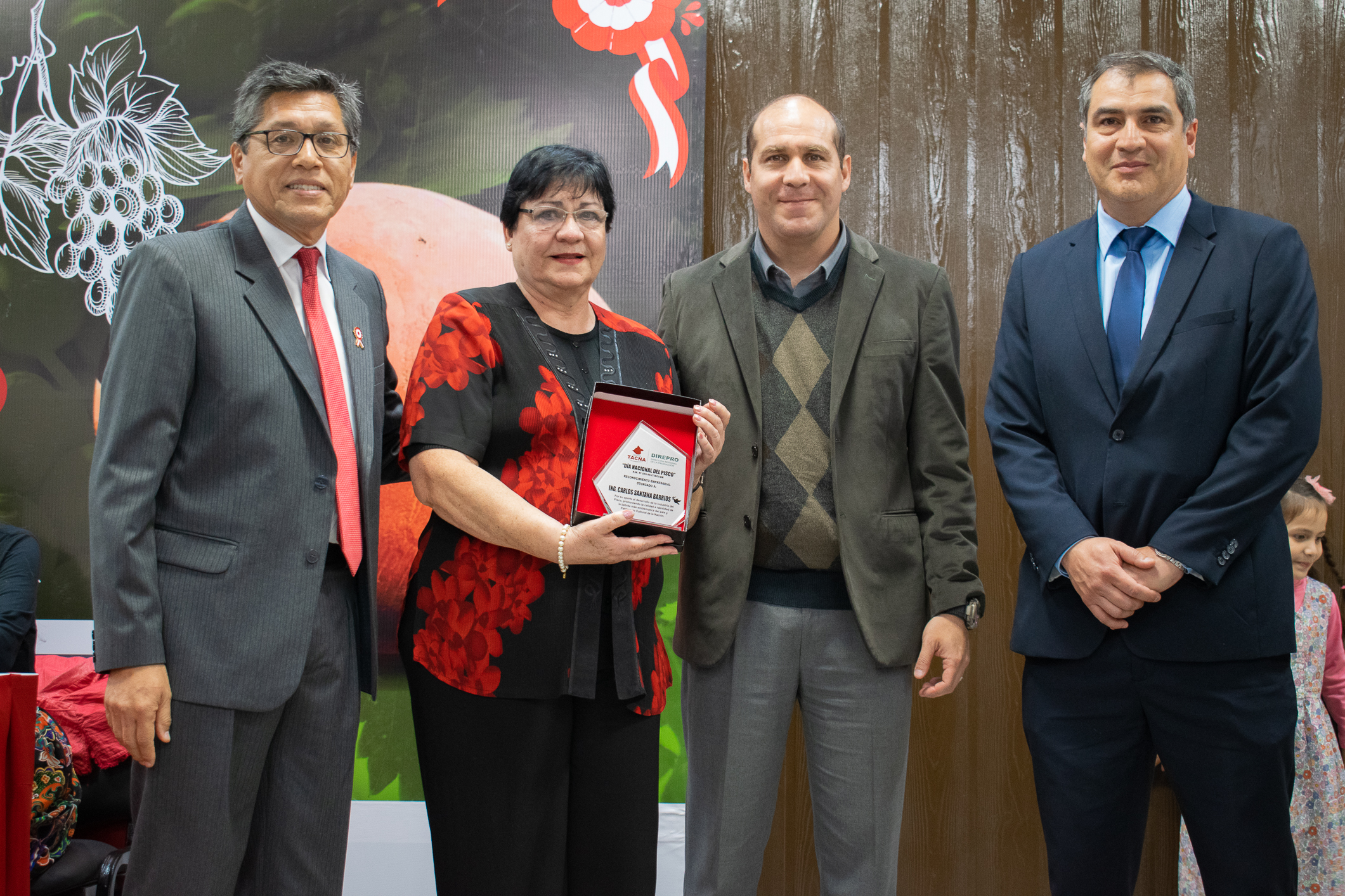 Reconocen a 7 productores regionales de pisco