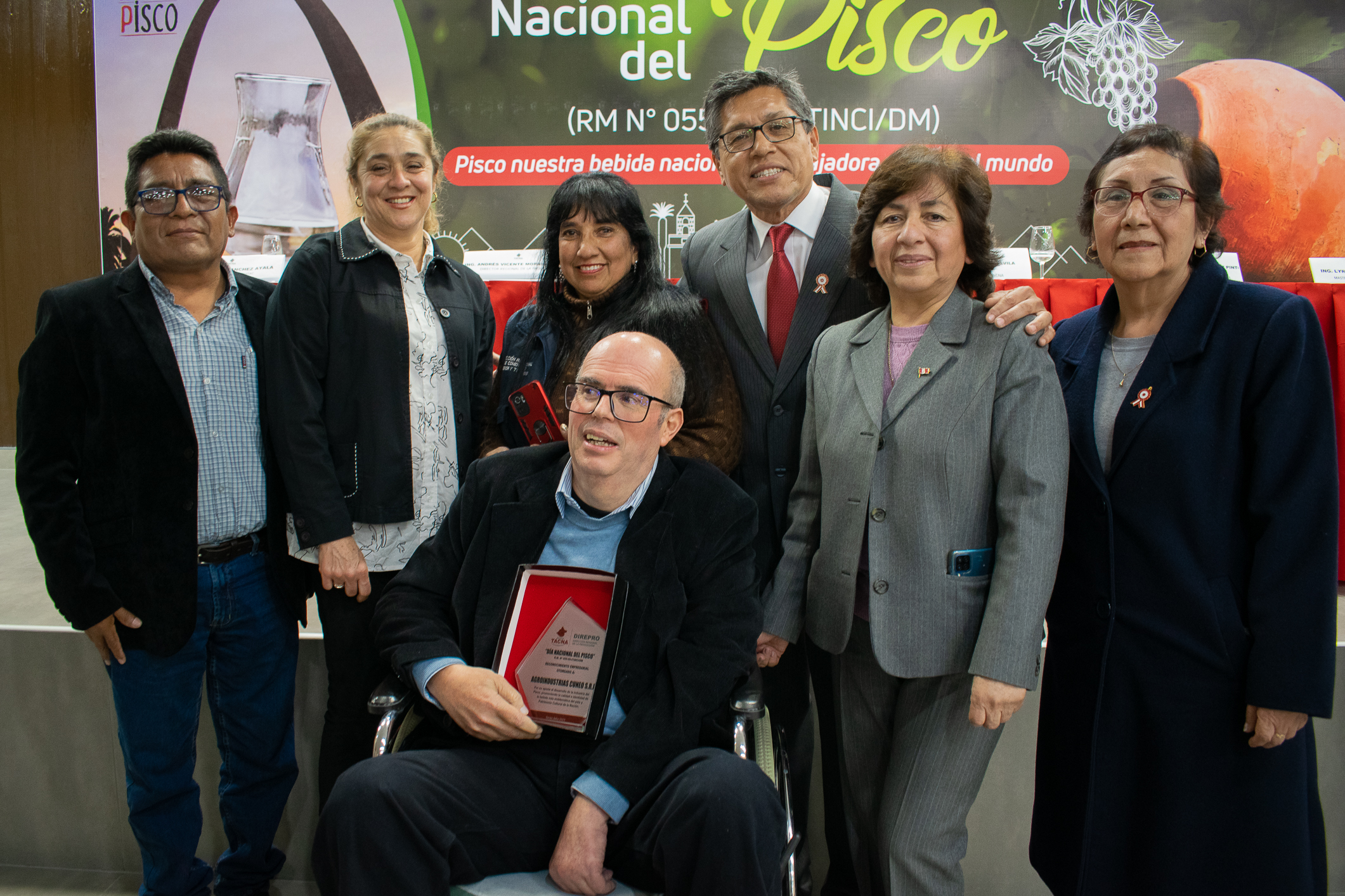 Reconocen a 7 productores regionales de pisco
