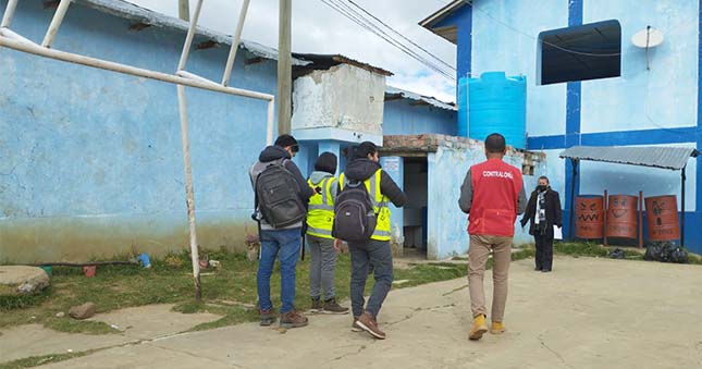  La Contraloría General de la República detectó deficiencias en la elaboración del expediente técnico para el mejoramiento de la Institución Educativa Daniel Joel Jara Inga de la localidad de Miraflores, en la provincia de Humalíes. La Municipalidad Distrital de Miraflores aprobó y pagó por un expediente que tenía datos de otra entidad y que los planos tampoco tenían la firma de los especialistas, por lo que este estudio no tendría validez.