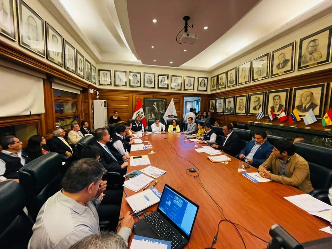 Trabajando por los proyectos de salud para Lambayeque