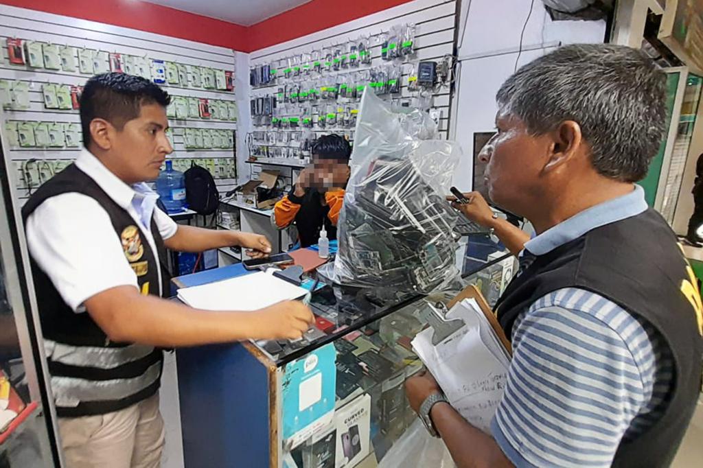 Policía Nacional incautó más de 8 mil celulares en operativos contra mercados negros