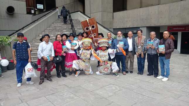 Ministerio de Cultura presentó libro sobre la tradición y ritualidad alrededor del Apu Qarwarasu de Ayacucho
