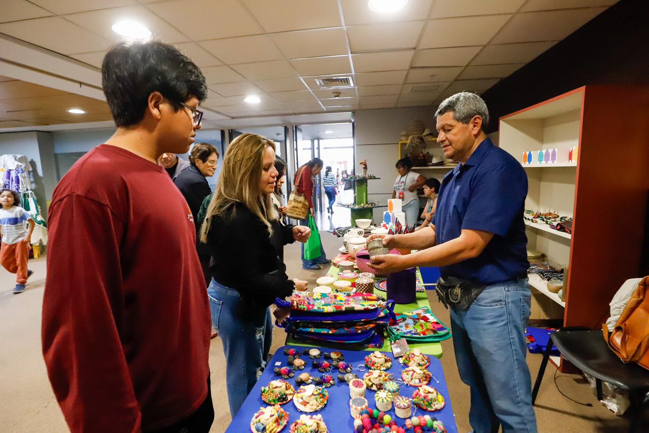 Ministerio de Cultura: “Ruraq maki Andino” trae lo mejor del arte de Bolivia, Ecuador y Colombia
