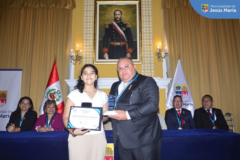 🇵🇪 En el marco de las celebraciones por los 202 años de la Proclamación de la Independencia de nuestro Perú 🇵🇪, la Municipalidad de Jesús María celebró la Sesión Solemne de su honorable Concejo Municipal.