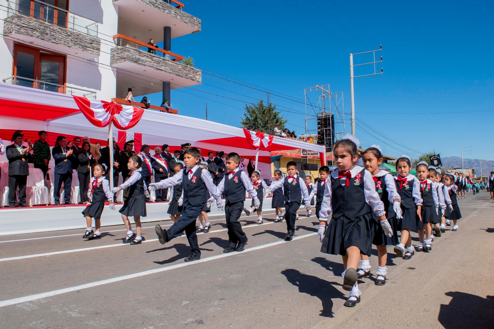 Desfile Cívico por Fiestas Patrias