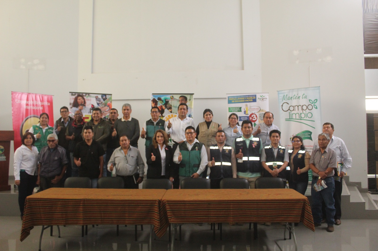 Imparten buenas prácticas sobre el manejo de envases de residuos peligrosos a agricultores de la región Lima