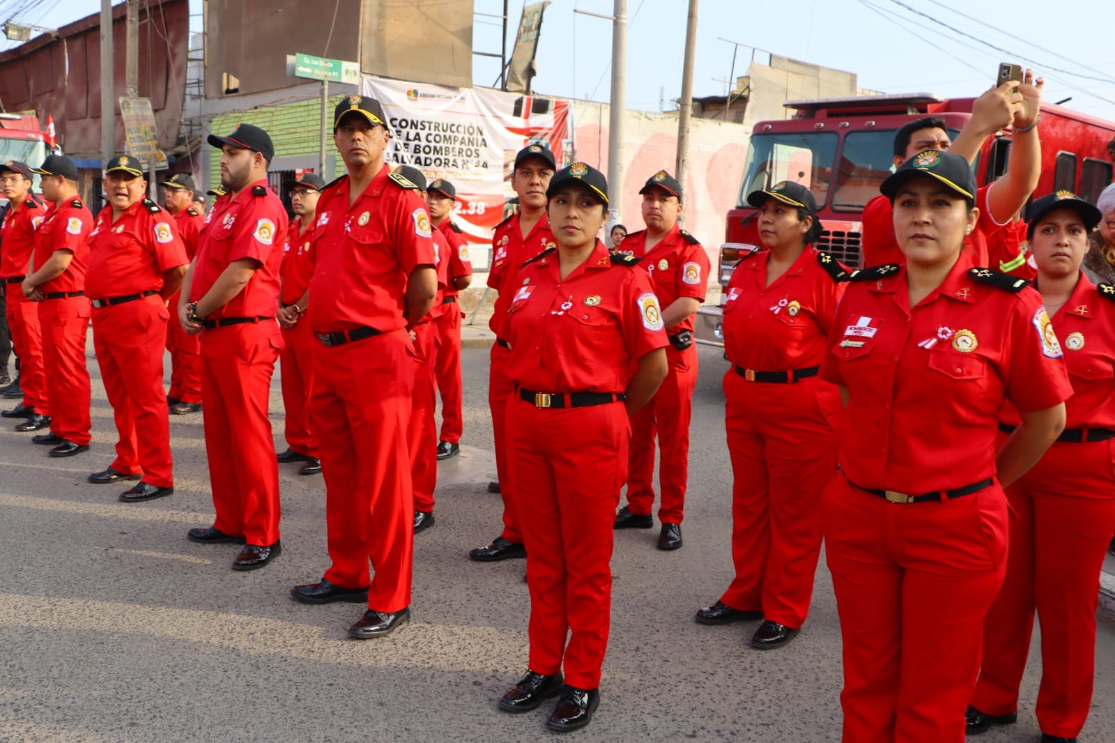 Alcalde Fernando Cárdenas Sánchez apadrinó inauguración de la Compañía de Bomberos N⁰ 44 - Huaral