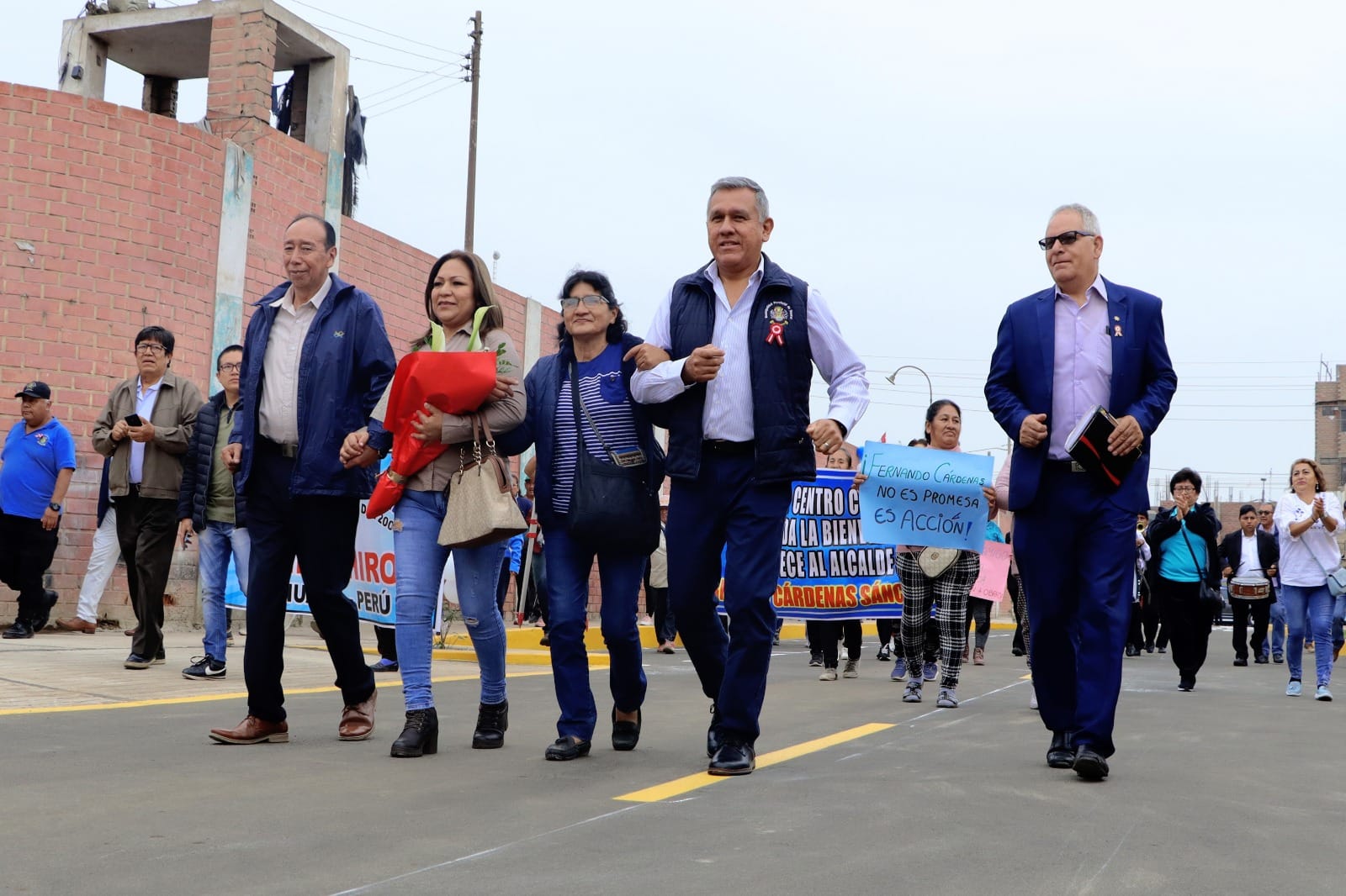 En ambiente de fiesta se inauguró obra de pistas y veredas del sector sur este de Huaral