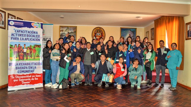 Grupo de personas que ha recibido la capacidad de RBC en Chupaca.