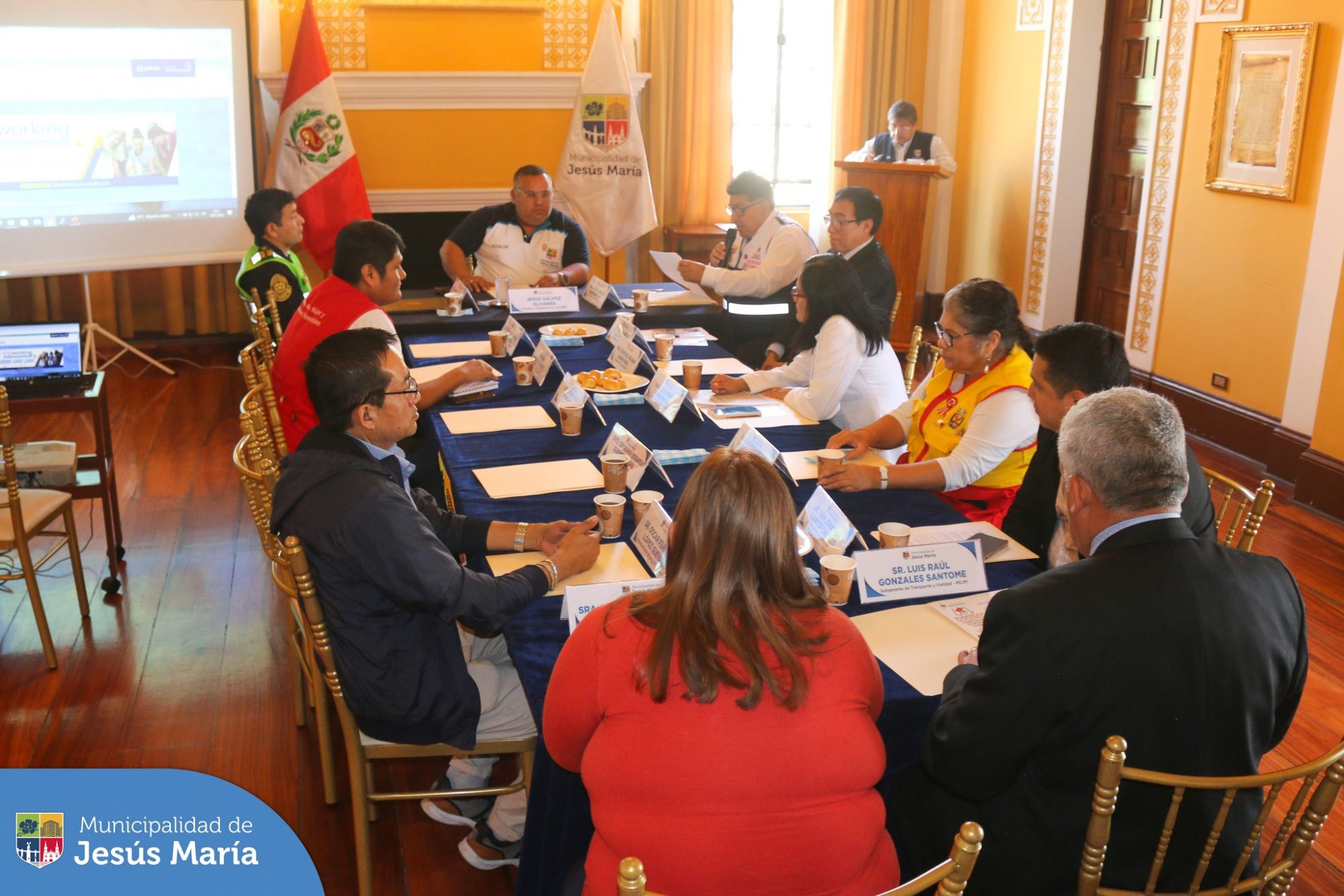 👏 Con éxito se realizó la sesión N° 11 del Comité Distrital de Seguridad Ciudadana. El #Codisec es un espacio para elaborar planes y políticas de seguridad, presidido por el alcalde Jesús Gálvez Olivares y conformado por las principales autoridades distritales.