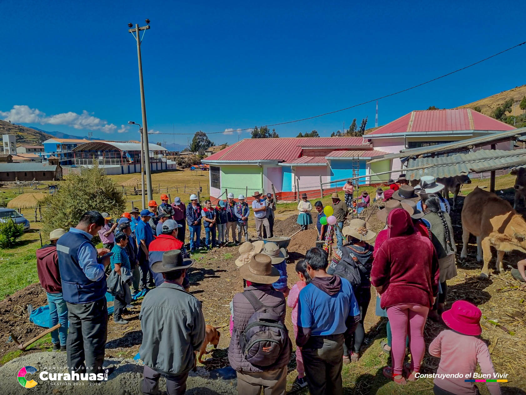 Proyecto Vacunos Inicio con la Construcción de Establos Ganaderos en Rumi Huasi.