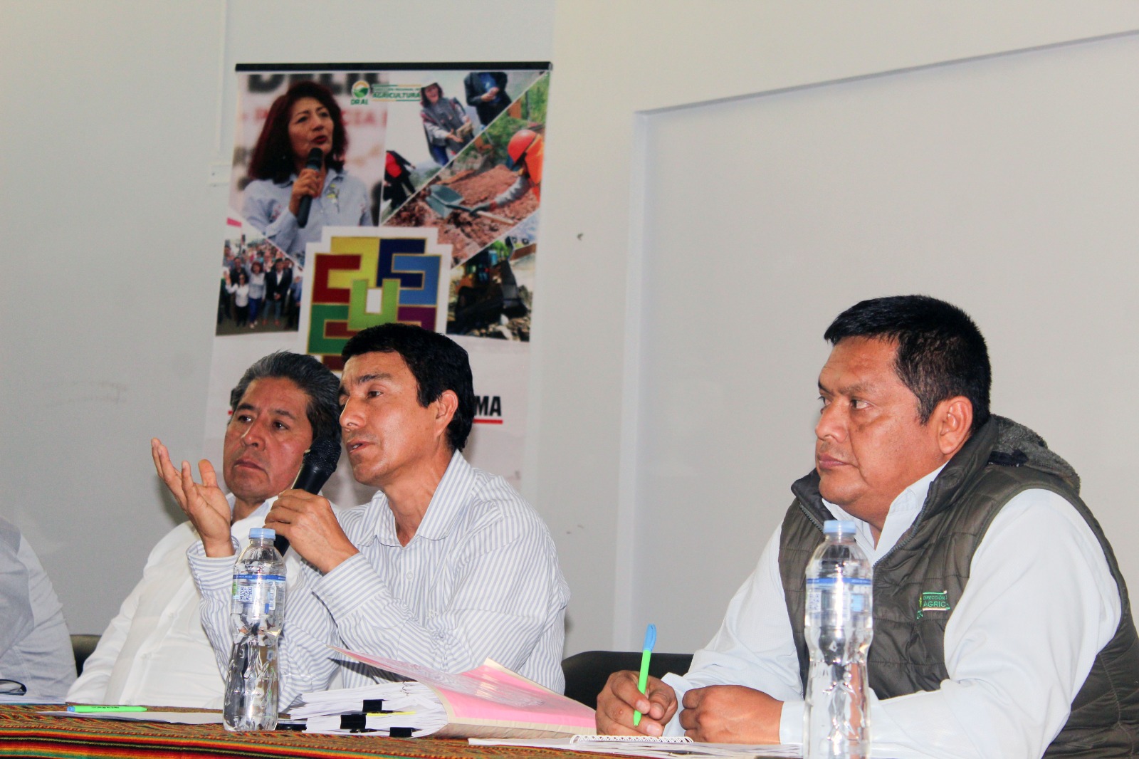 Instalan mesa de trabajo para fomentar innovación en acceso al agua y prácticas sostenibles para el agro en Oyón