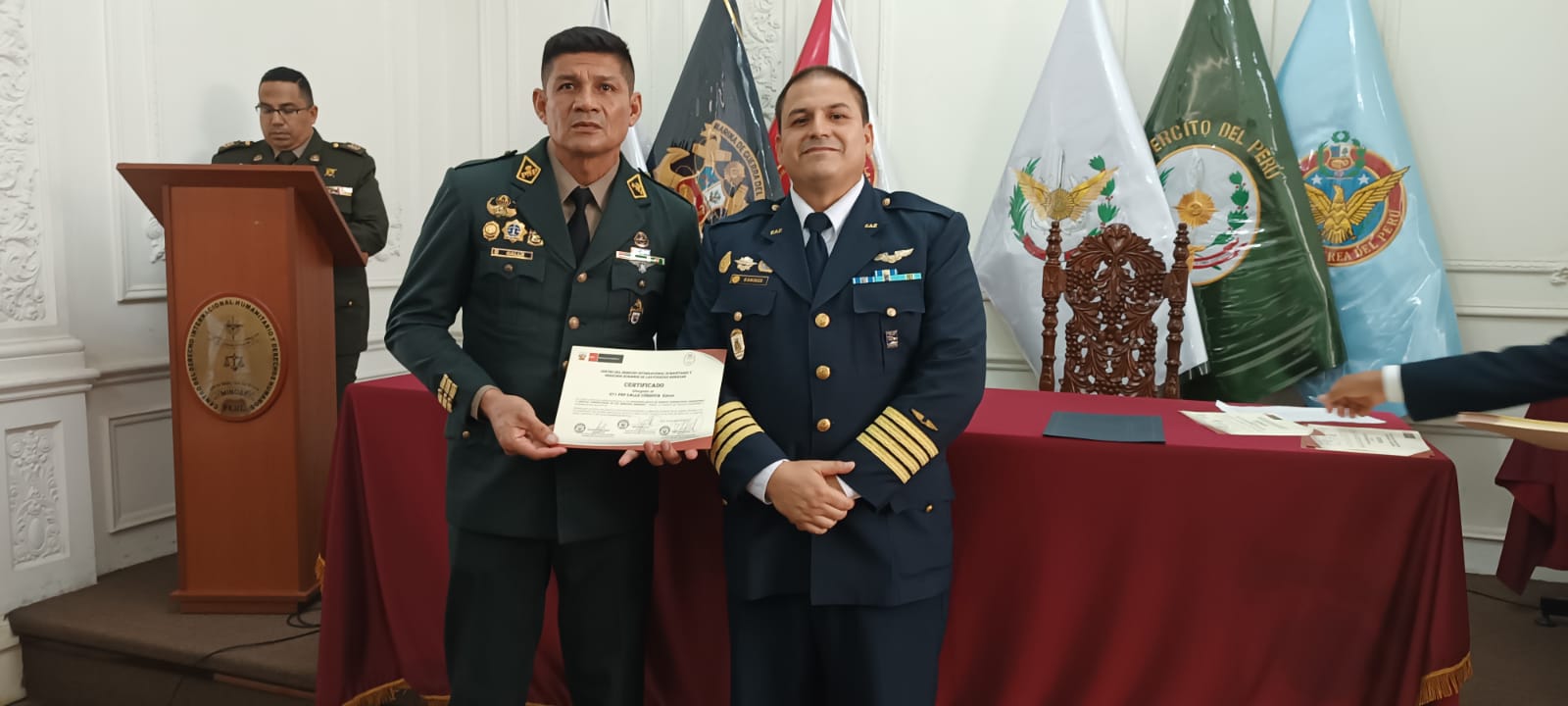 Oficiales nacionales y extranjeros se capacitan en derecho internacional humanitario