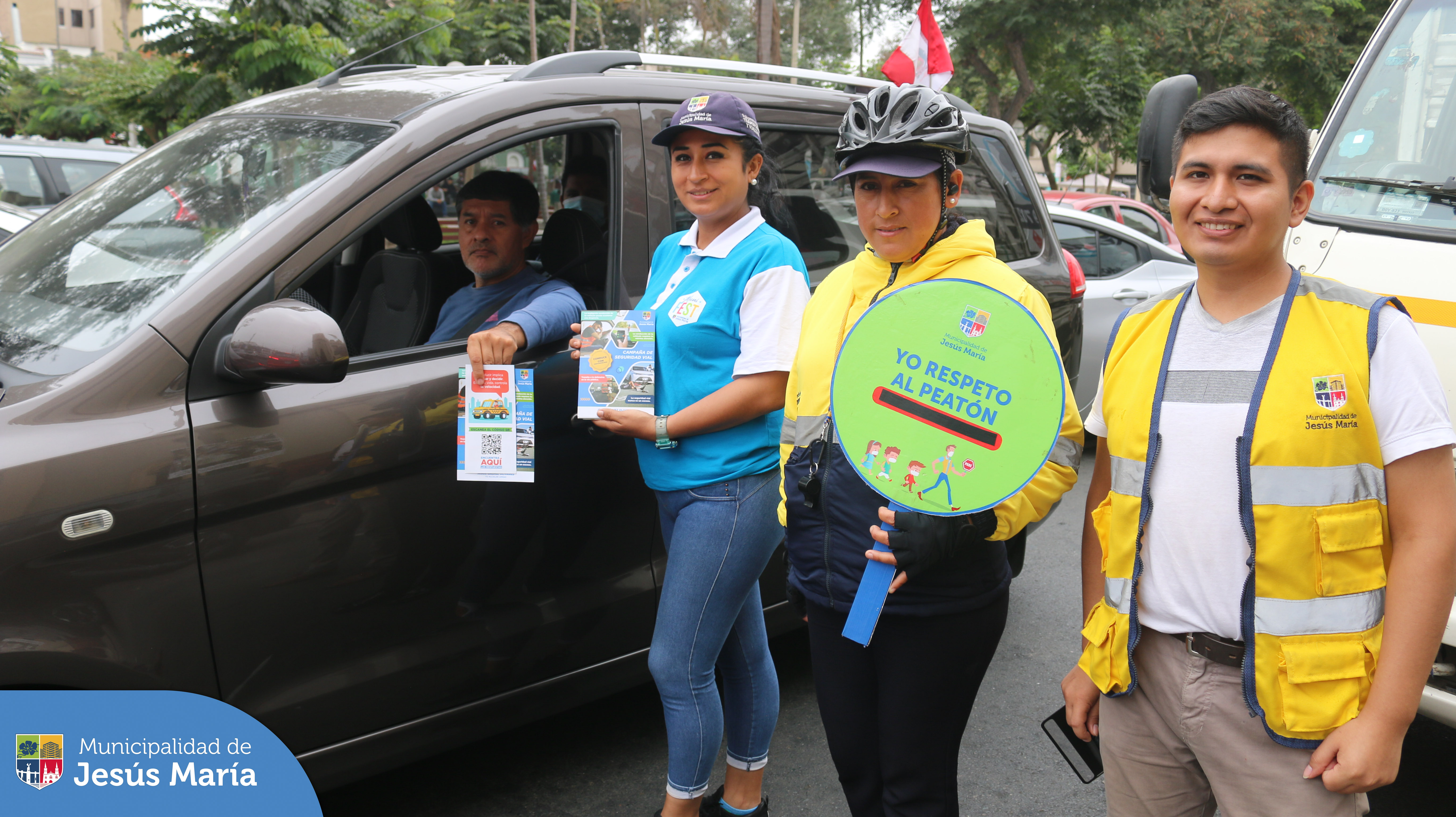 🚦 Con el propósito de prevenir accidentes de tránsito, la Subgerencia de Transporte y Vialidad lanzó la campaña #VíaSeguraVidaSegura 🚸 en los principales puntos de nuestro distrito dónde se registra mayor incidencia de siniestros. ⛔🚗🚌
Esta iniciativa busca generar conciencia entre los conductores, transportistas y peatones sobre las consecuencias de no respetar las normas de tránsito, así como de las principales recomendaciones a seguir por ciclistas 🚴🏻♀️ y peatones 🚶♂️ para evitar accidentes.
Esta campaña continuará en más vías del distrito. 💪
#SeguridadVial #EsTiempoDeSoluciones #JesúsMaríaSomosTodos