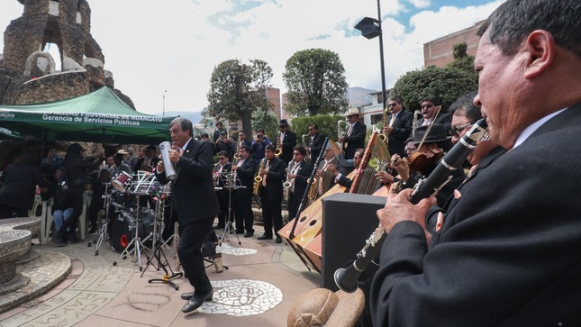 Conmemora los 74 años del 
nacimiento de Javier Unsihuay
Con el acompañamiento musical de los Internacionales Ases de Huayucachi