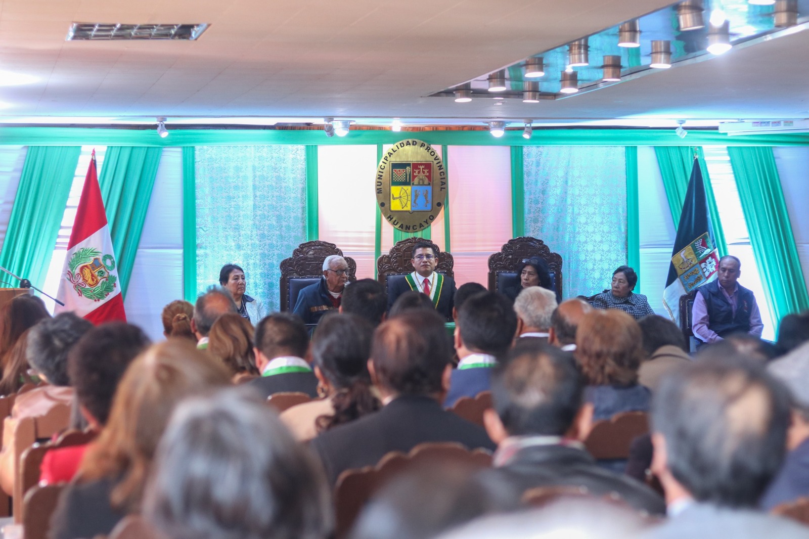 Con presencia de sus hijas, familiares y amigos y dirigentes de la CGTP