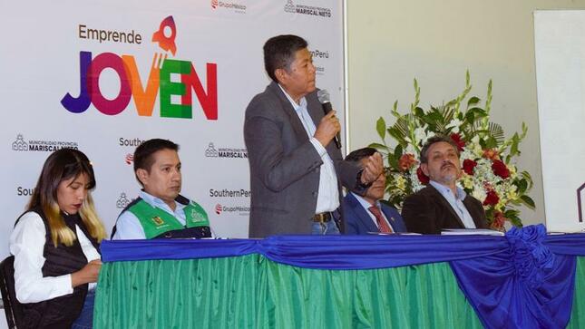 El municipio provincial en alianza con Southern Perú, encaminan el programa “Emprende Joven”, concurso que financiará con capital semilla iniciativas de negocio que propongan y ejecuten jóvenes de la ciudad. El evento fue presidido por el Alcalde Provincial, John Larry Coayla.