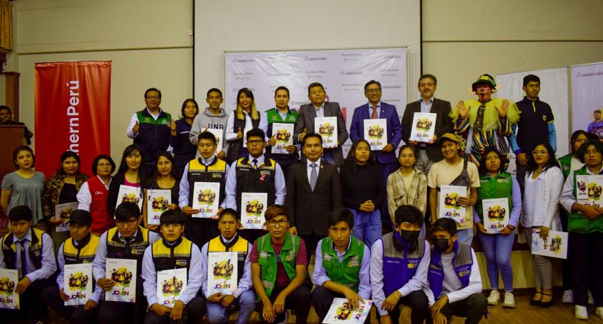 El municipio provincial en alianza con Southern Perú, encaminan el programa “Emprende Joven”, concurso que financiará con capital semilla iniciativas de negocio que propongan y ejecuten jóvenes de la ciudad. El evento fue presidido por el Alcalde Provincial, John Larry Coayla.