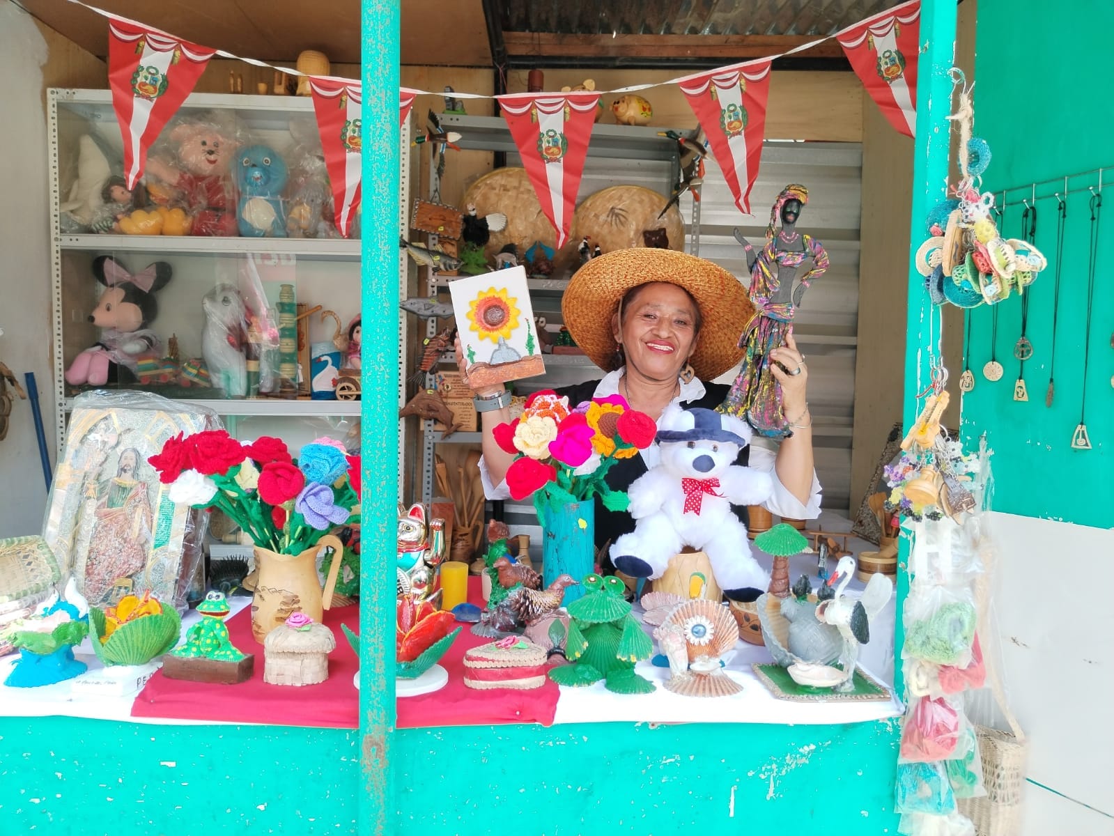 Artesanos De Sullana “PERÚ PARA EL MUNDO” Celebran Dos Años Exponiendo Sus Productos Al Costado Del Parque La Cultura 