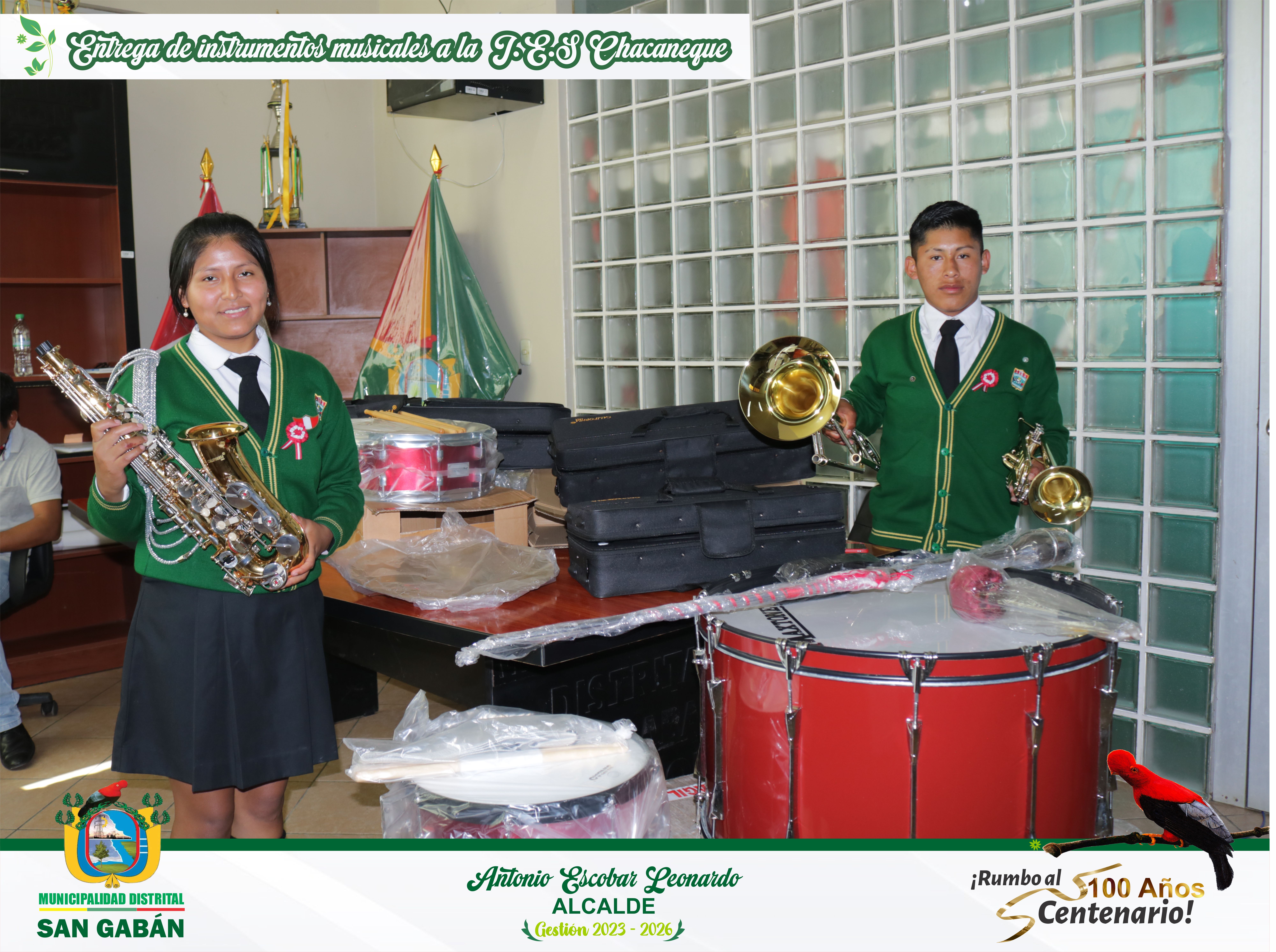 Entrega de instrumentos musicales