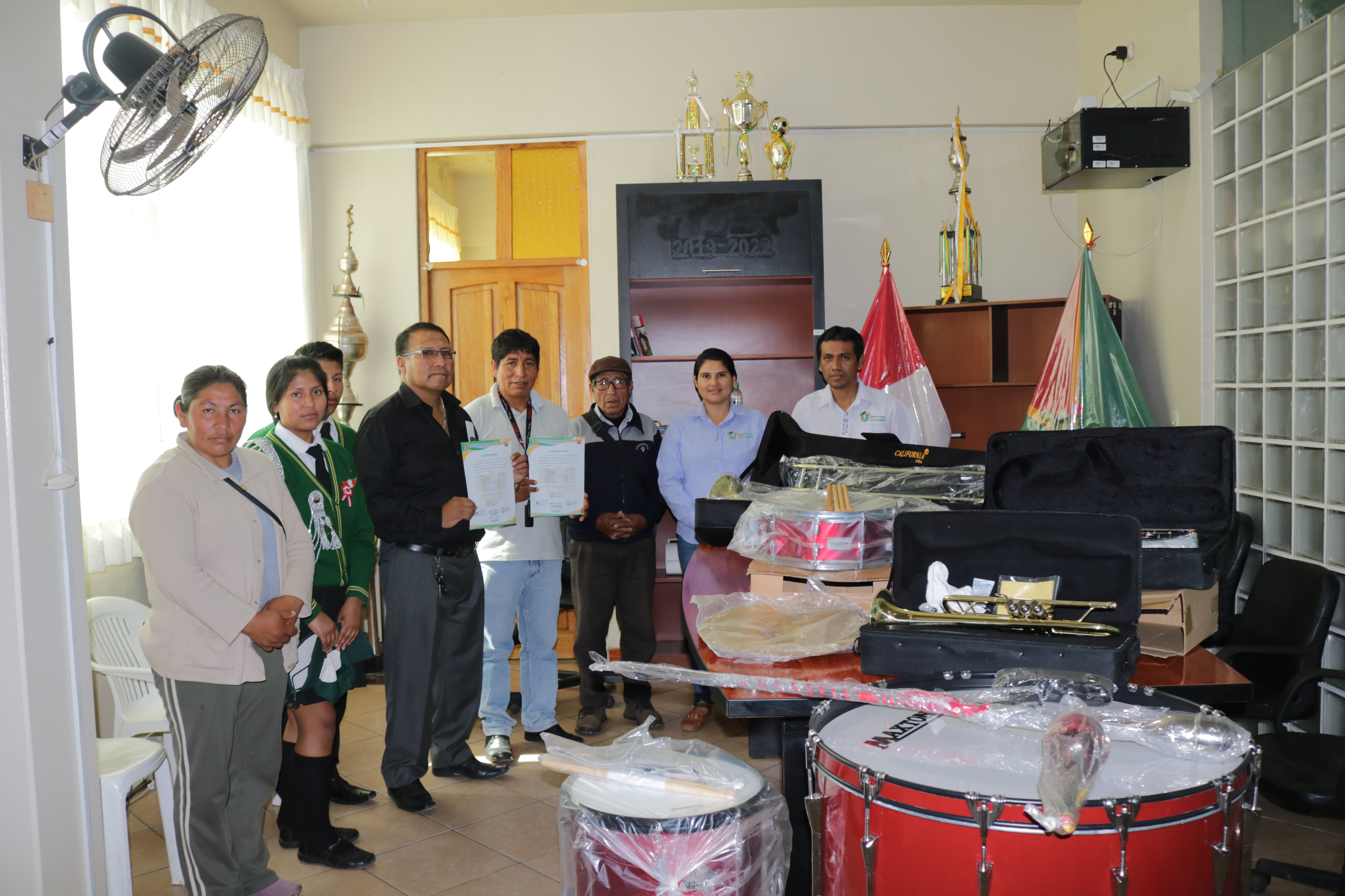 Entrega de instrumentos musicales 