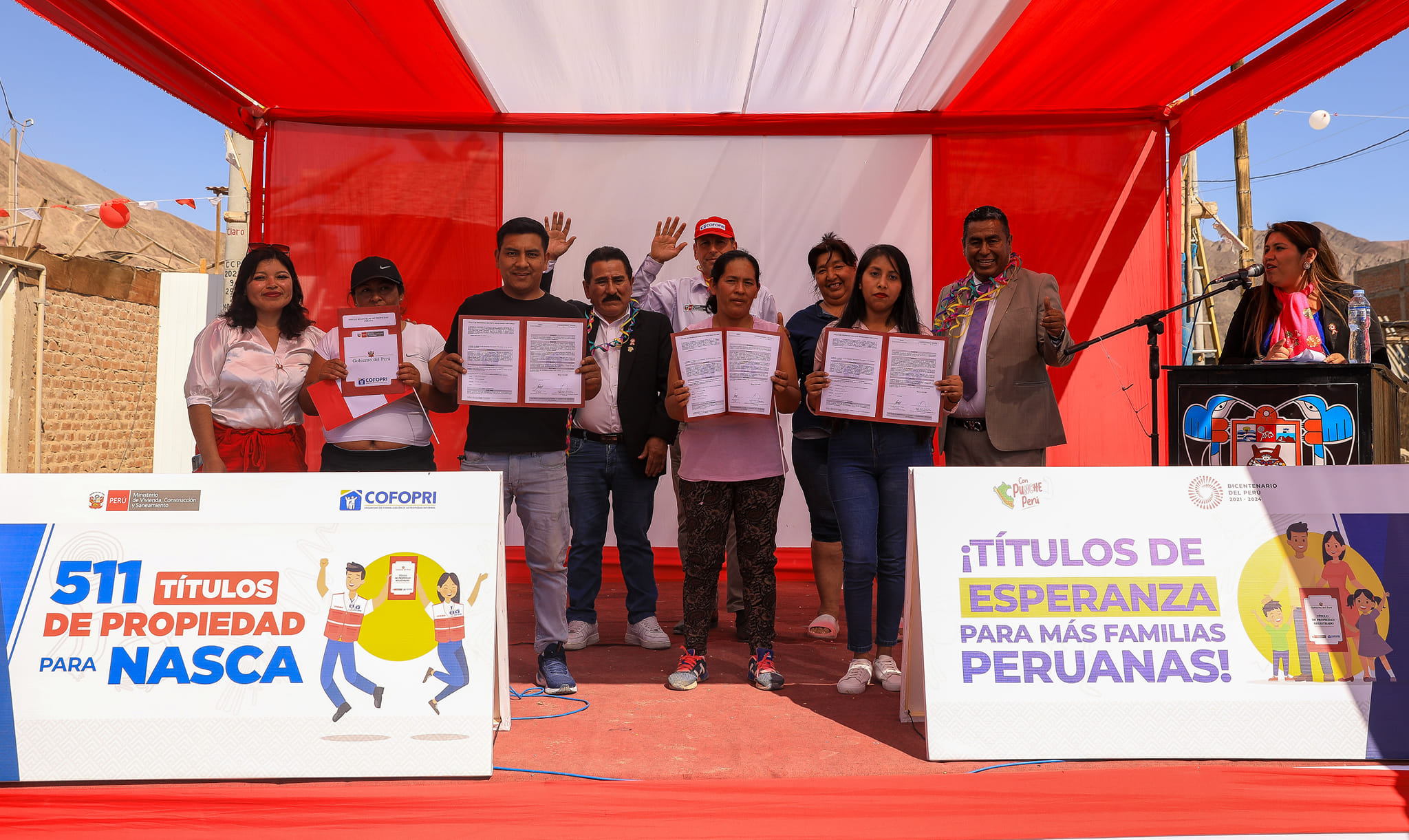 Más de 500 familias recibieron sus títulos de propiedad gracias a la campaña de titulación urbana “COFOPRI en tu distrito”, que se realizó en el distrito de Nasca