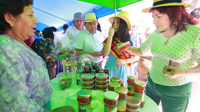 I Expo-Feria Regional “Innova Emprende 2023” en plaza de Armas de Huacho