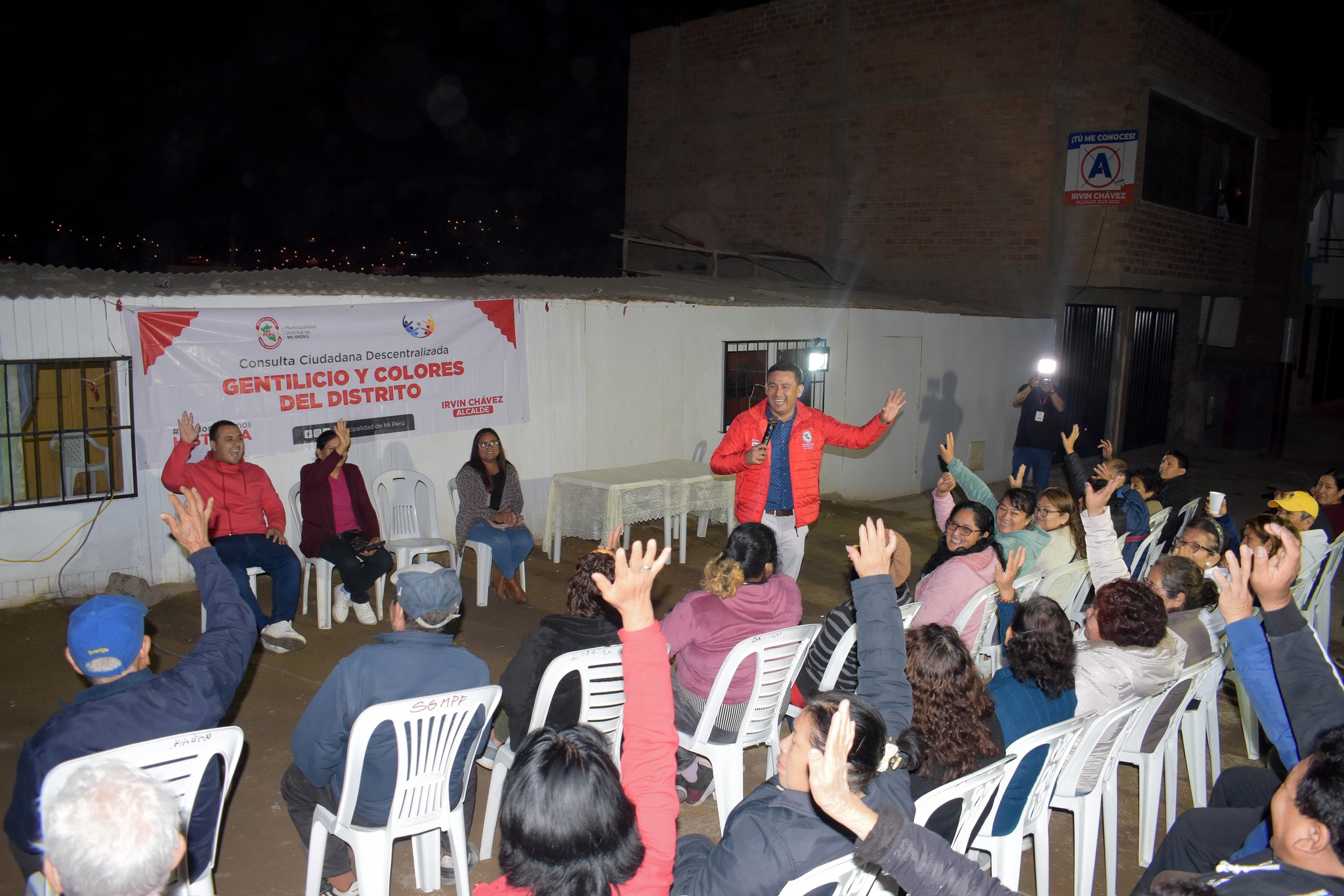 consulta ciudadana en el que se viene aprobando, casi por unanimidad: Los colores del distrito y nuestro gentilicio