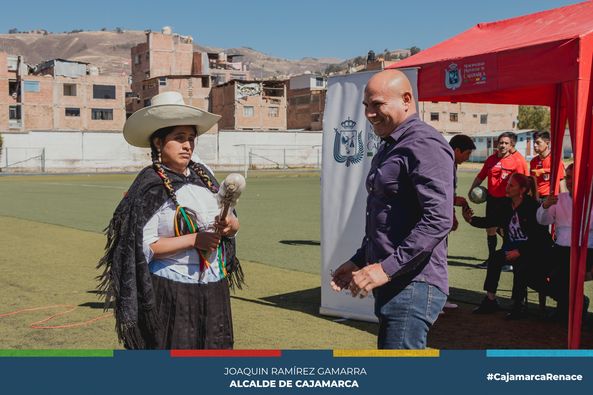 El alcalde provincial, Joaquin Ramírez Gamarra, inauguró la copa de la Asociación de Municipalidades de Centros Poblados - AMUCEP 2023
Este importante campeonato reunirá a 17 centros poblados de Cajamarca y permitirá seguir impulsando el deporte y el compañerismo.