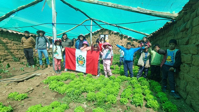 Cusco-UTCusco_ModernizacionHuertoEscolar6