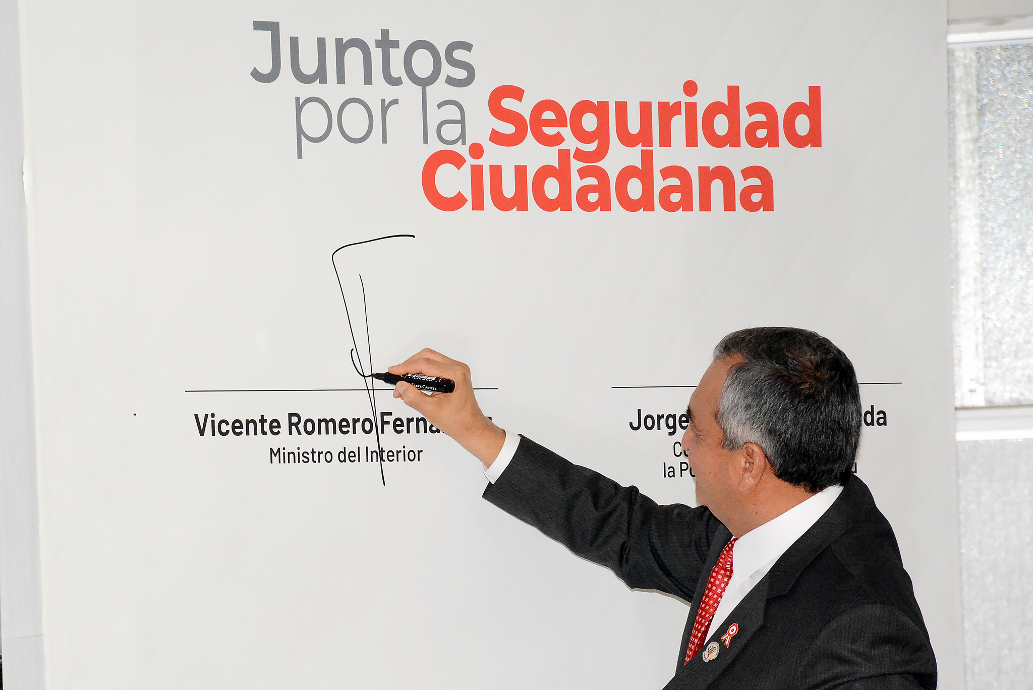 Trabajo conjunto: Alcaldes junto a PNP, sector privado y academia suscriben compromisos por la seguridad ciudadana