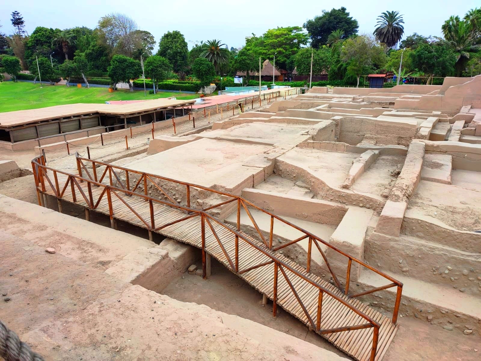 Huaca San Miguel (Parque de las Leyendas, San Miguel)