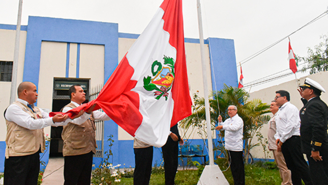 Izamiento del Pabellón Nacional