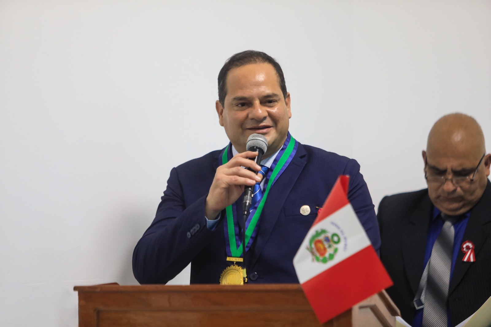 Alcalde hizo llamado a dar la vida por el distrito como buenos ciudadanos