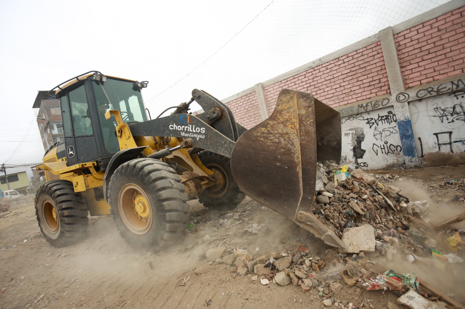Maquinaria de la Municipalidad recogió toneladas de desmonte