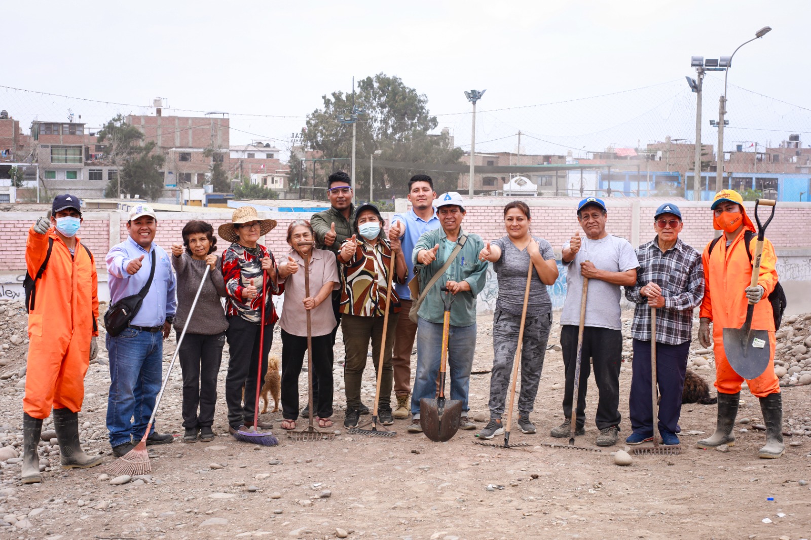 Vecinos y personal de la Municipalidad comprometidos con la limpieza y recuperación de espacios