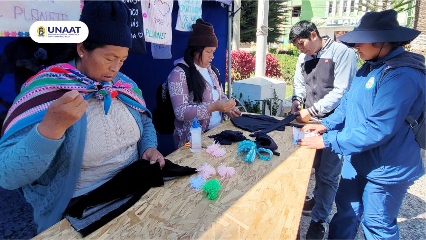 Estudiantes elaboran y promueven uso de bolsa ecológica confeccionada con material reciclado