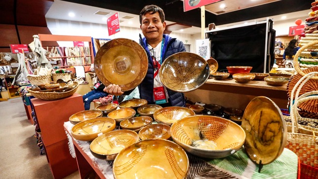 Maestros tradicionales preservan su arte a través de "Ruraq maki, Nuestra herencia hecha a mano"
