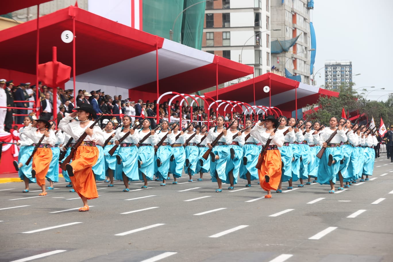 Gran Parada y Desfile por Fiestas Patrias volvió a realizarse en la avenida Brasil después de cuatro años