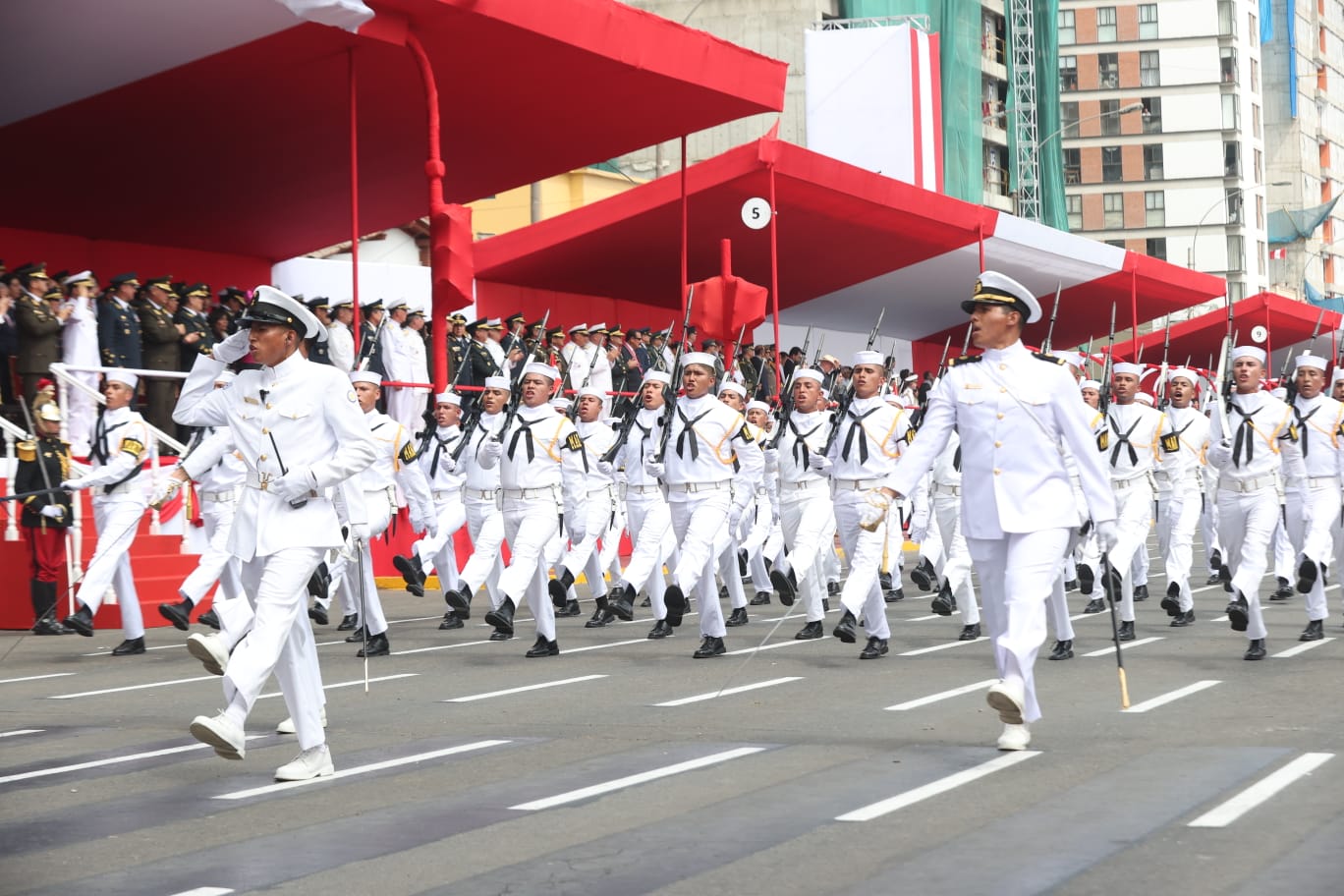 Gran Parada y Desfile por Fiestas Patrias volvió a realizarse en la avenida Brasil después de cuatro años
