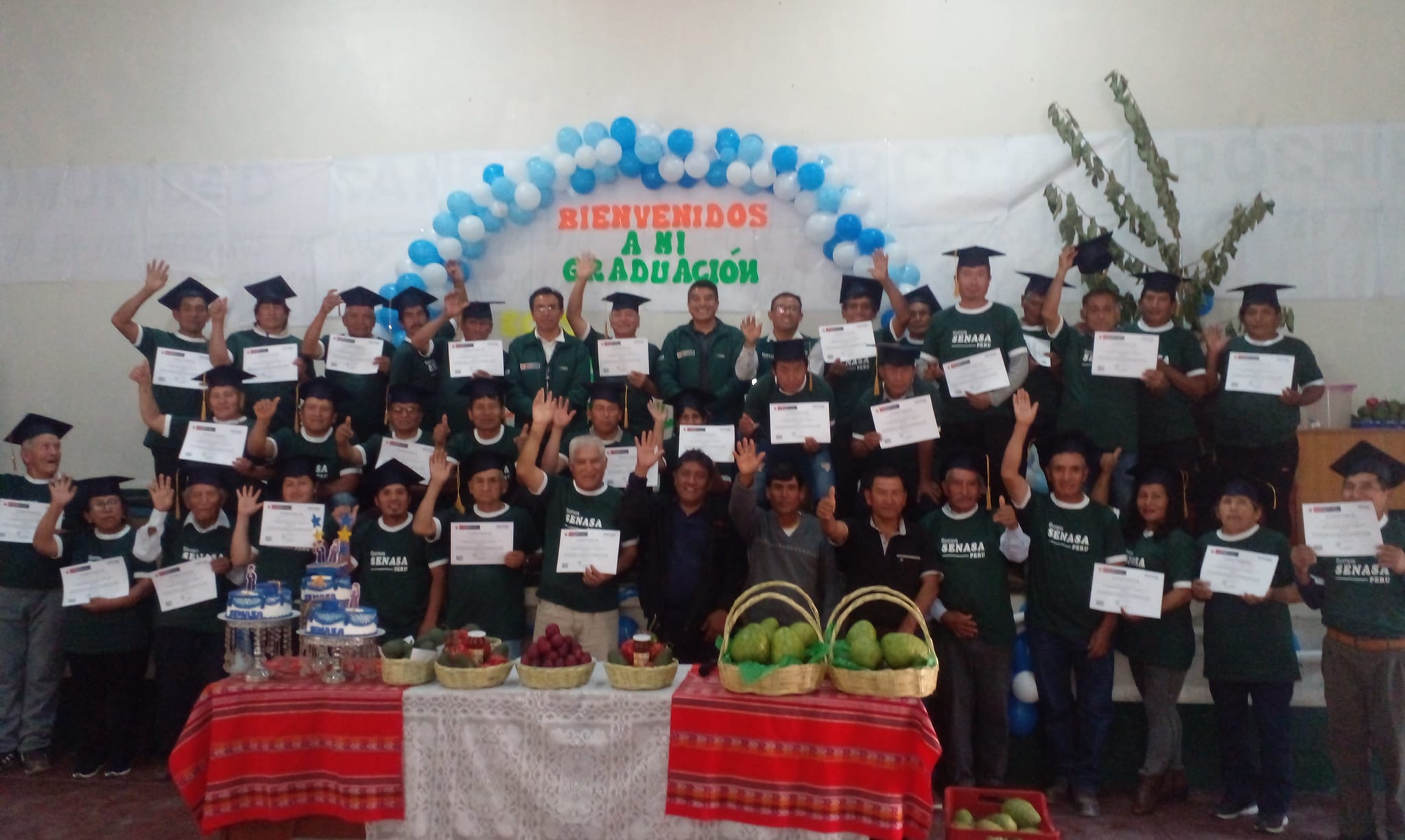 productores de los anexos de Ayas, Linday - Songos y Surco, que recientemente lograron graduarse en las Escuelas de Campo de Agricultores