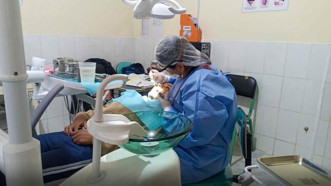 La Red de Salud Ambo entregó un moderno Sillón Odontológico 