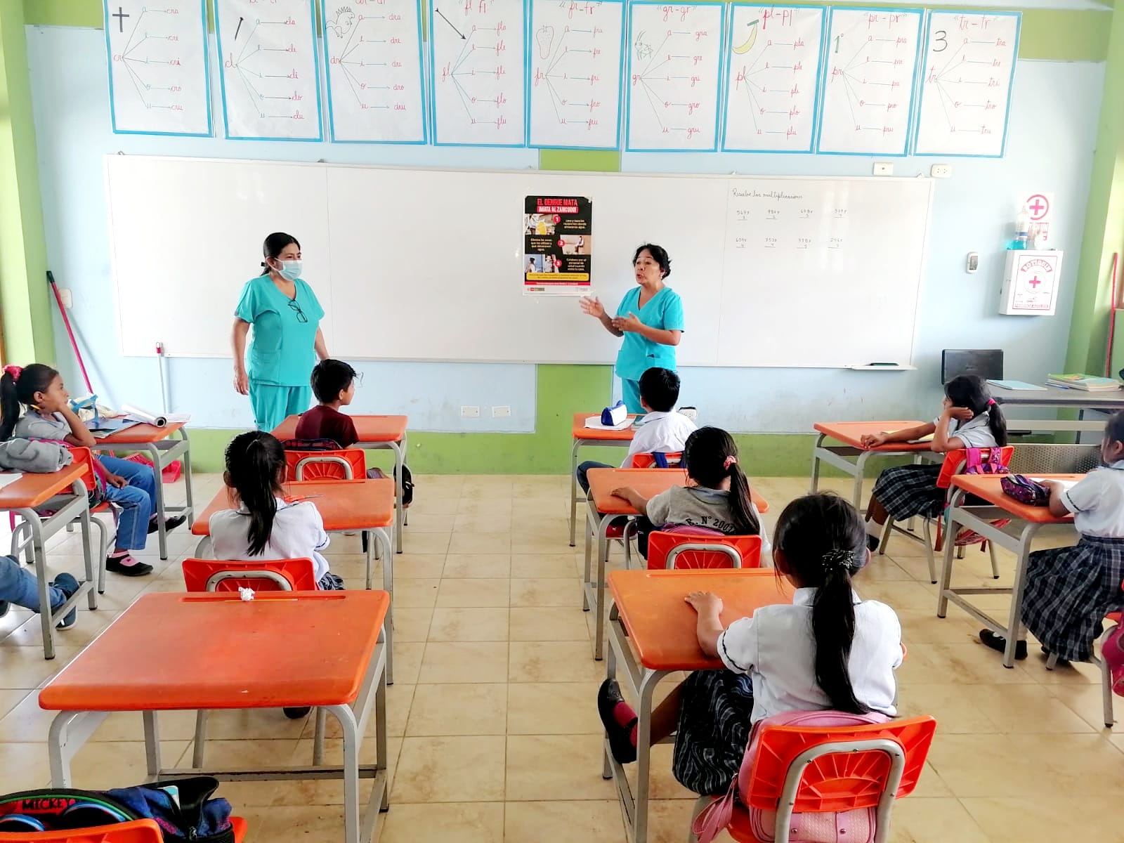 Charla educativa sobre el dengue y técnicas de higiene bucal