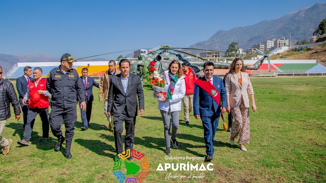 Ministra de Vivienda, Construcción y Saneamiento junto a gobernador regional establecen trabajar de la mano para la ejecución de proyectos 