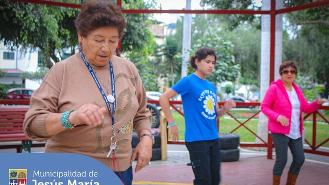  Agradecemos a los vecinos que participaron de la exhibición gratuita de salsa y bachata  en nuestro emblemático Parque Habich .Ellos pudieron deleitarse con los experimentados bailarines y aprender un poco más acerca de estos dinámicos ritmos.Permanezcan atentos a nuestras  redes sociales para