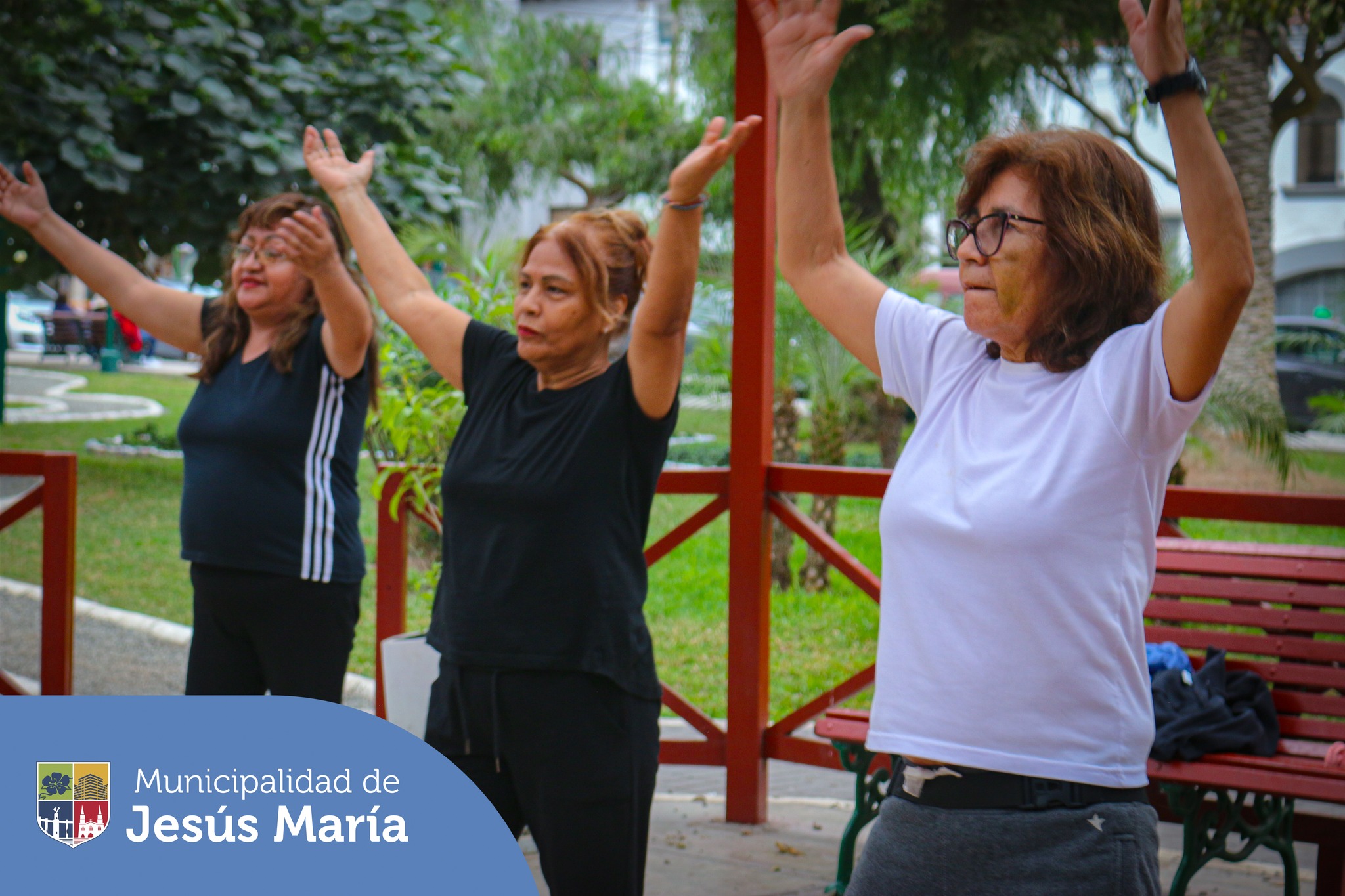 Agradecemos a los vecinos que participaron de la exhibición gratuita de salsa y bachata en nuestro emblemático Parque Habich .Ellos pudieron deleitarse con los experimentados bailarines y aprender un poco más acerca de estos dinámicos ritmos.Permanezcan atentos a nuestras redes sociales para