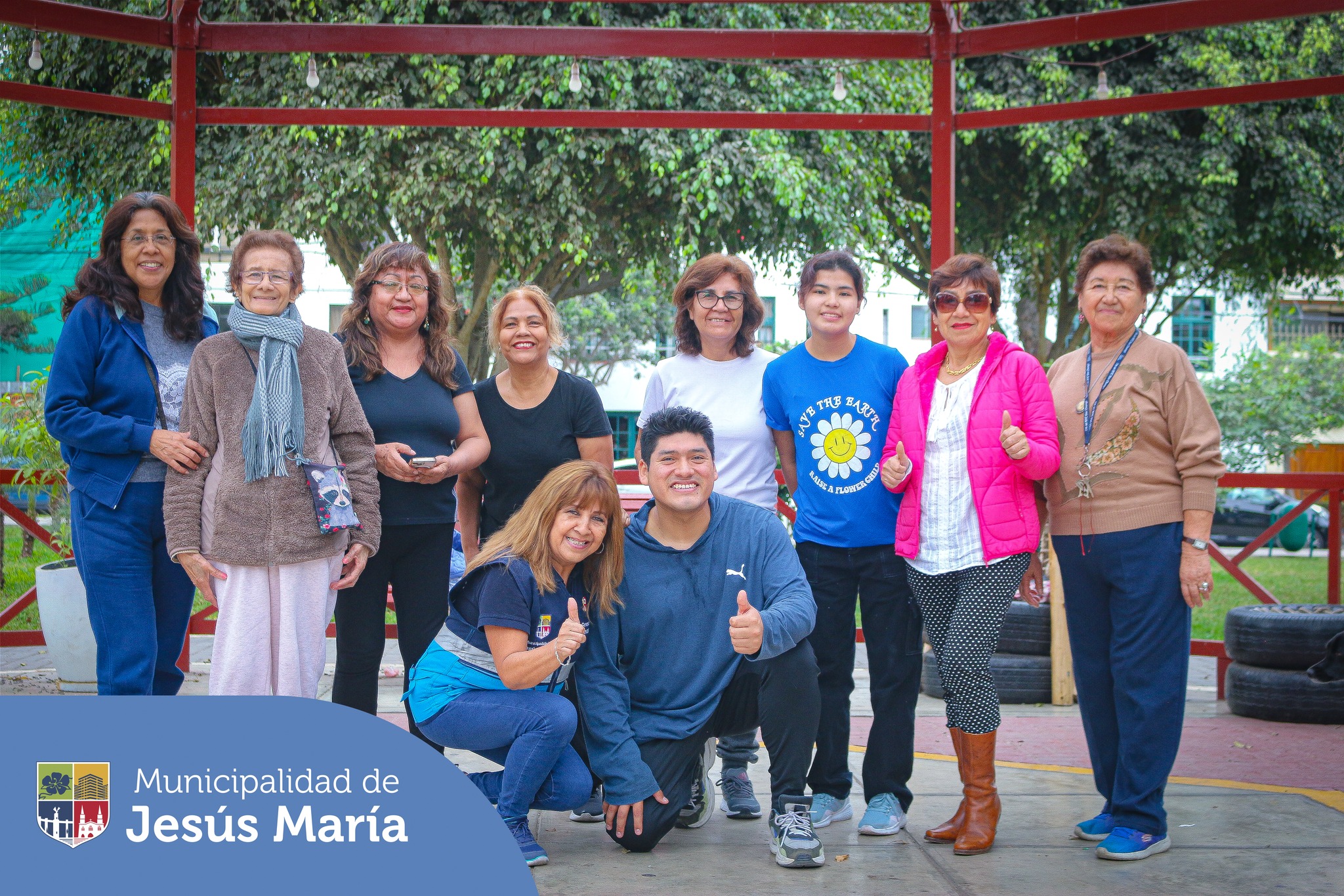 Agradecemos a los vecinos que participaron de la exhibición gratuita de salsa y bachata en nuestro emblemático Parque Habich .Ellos pudieron deleitarse con los experimentados bailarines y aprender un poco más acerca de estos dinámicos ritmos.Permanezcan atentos a nuestras redes sociales para