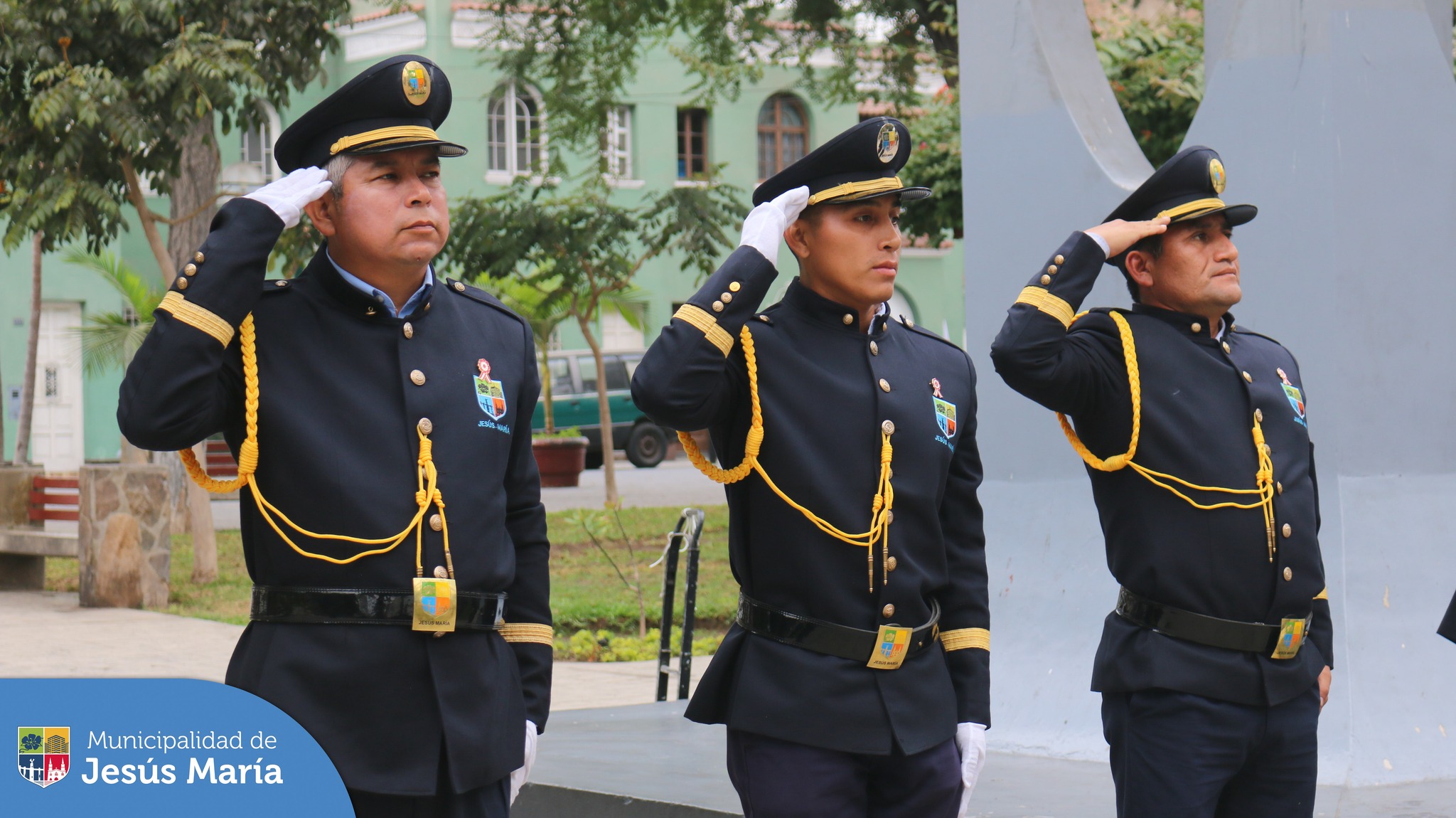 👏🏻 Rendimos homenaje a nuestro Pabellón Nacional en la más reciente ceremonia de izamiento 🇵🇪 que se realizó en nuestra emblemática Plaza San José, 🎉 por los 202 años de independencia del Perú.
#EsTiempoDeSoluciones #JesúsMaríaSomosTodos