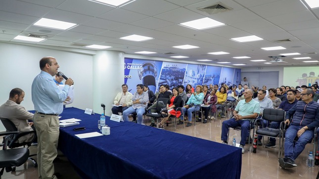 El alcalde Pedro Spadaro, se reunió con los dirigentes de este sector del Callao para dar a conocer los planes de desarrollo que beneficiarán a toda la población.