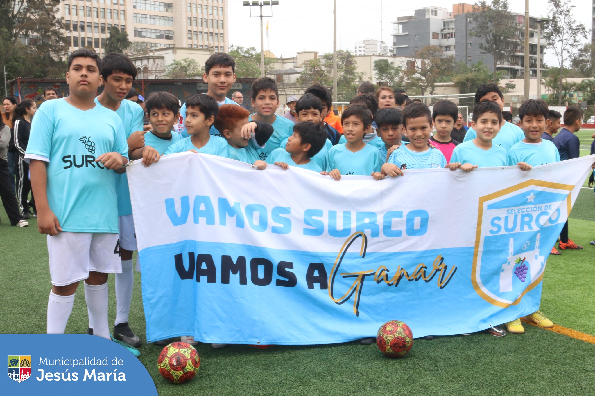⚽ Felicitamos a nuestros pequeños jesusmarianos de las categorías sub 10 y sub 12 por haber clasificado y pasado a la gran final. ¡Quedan todos invitados para alentarlos! 🤝
🗓️ Jueves 27 de julio
🏟️ Estadio Municipal del Campo de Marte
⏰ 9:00 a.m.
¡No falten!
#JMDeportes #JesúsMaríaSomosTodos #EsTiempoDeSoluciones